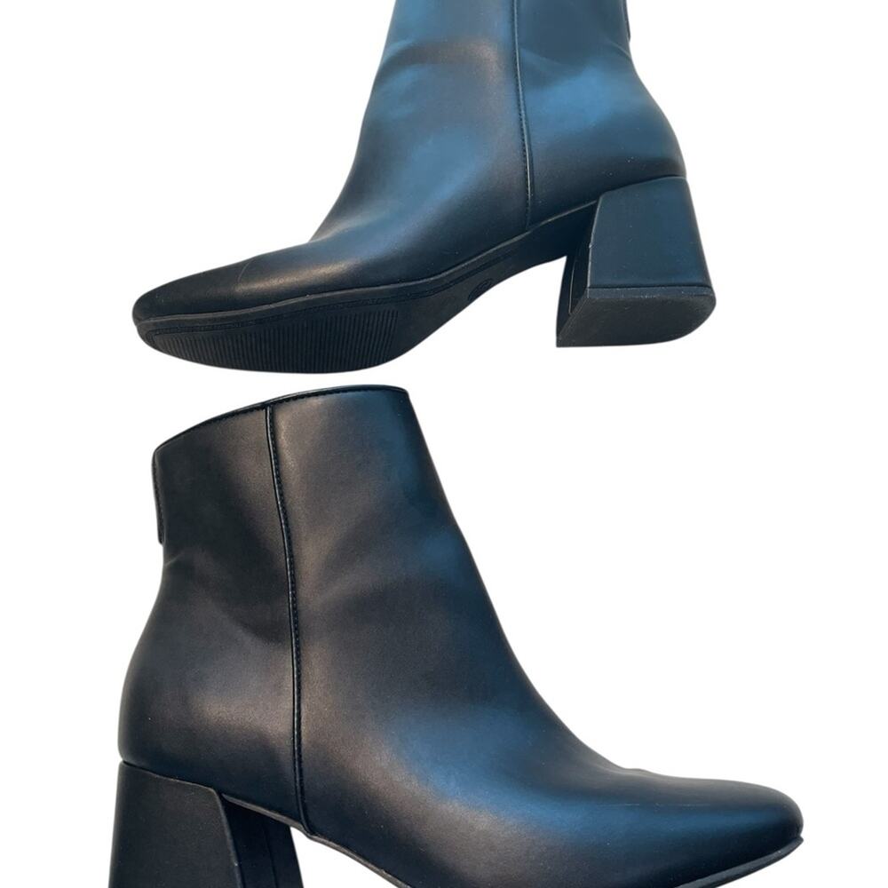 A New Day Black Block Heel Ankle Booties 8.5 Faux Leather Chelsea Zip - Picture 4 of 8
